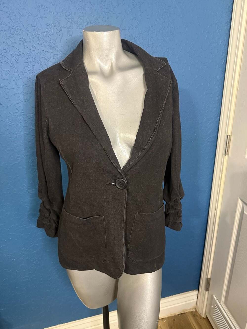 Vintage Havana Women’s S Charcoal Knit Blazer Exposed Back Zipper Ruched Sleeve